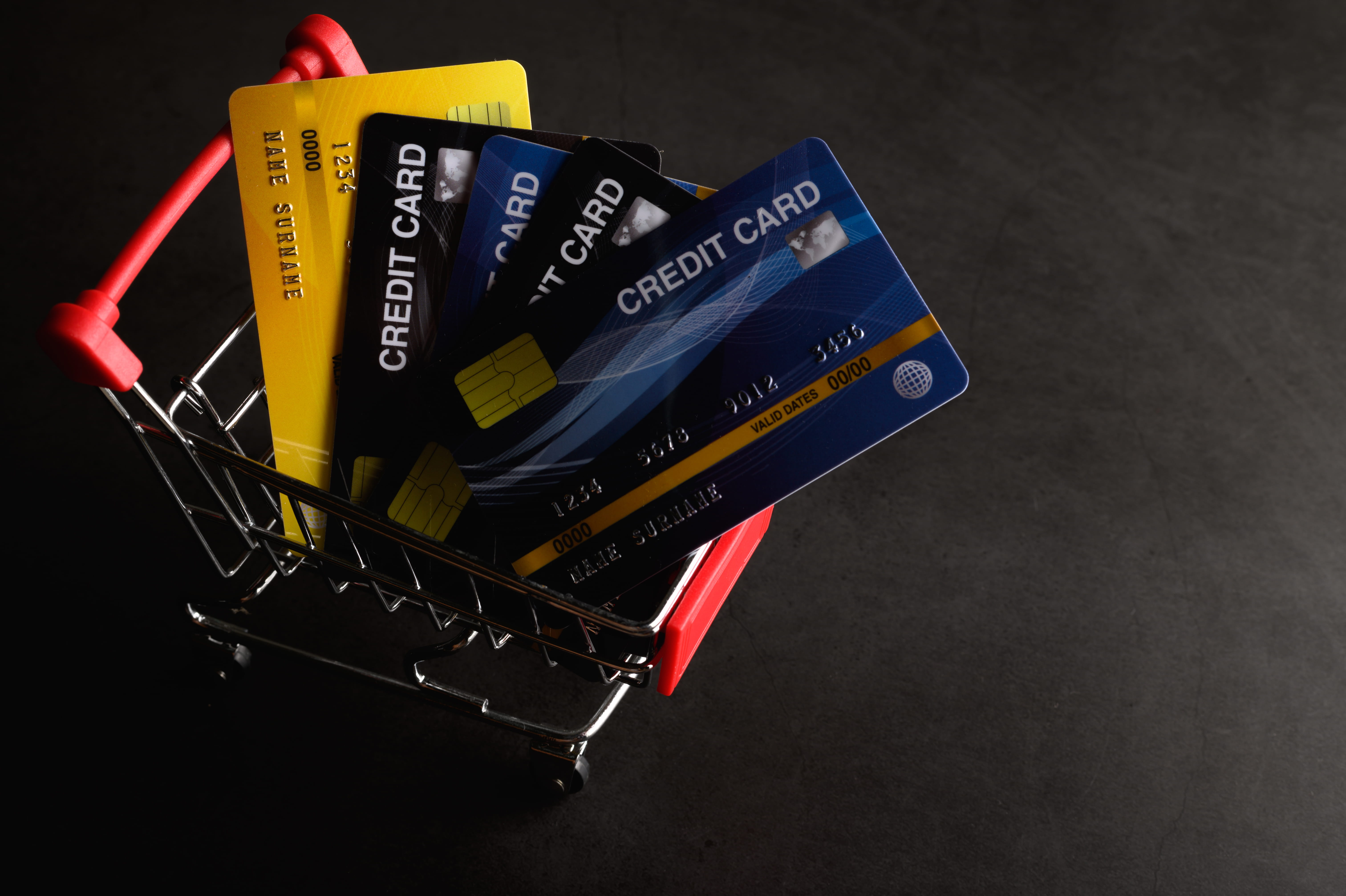 Virtual Cards vs Physical Cards: Security Comparison